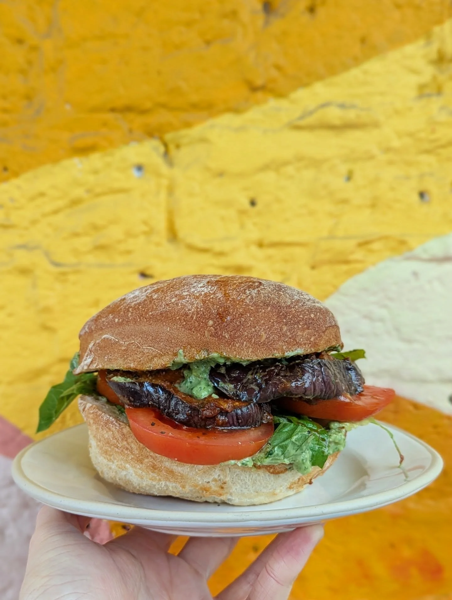 Who remembers the first ever bagel we made? We've brought it back but with focaccia instead of a bagel. Smoky aubergine 'bacon', basil and garlic mayo, lettuce and tomato. Super fresh, super satisfying. What about bacon???

#vegan #veganlondon #vegan