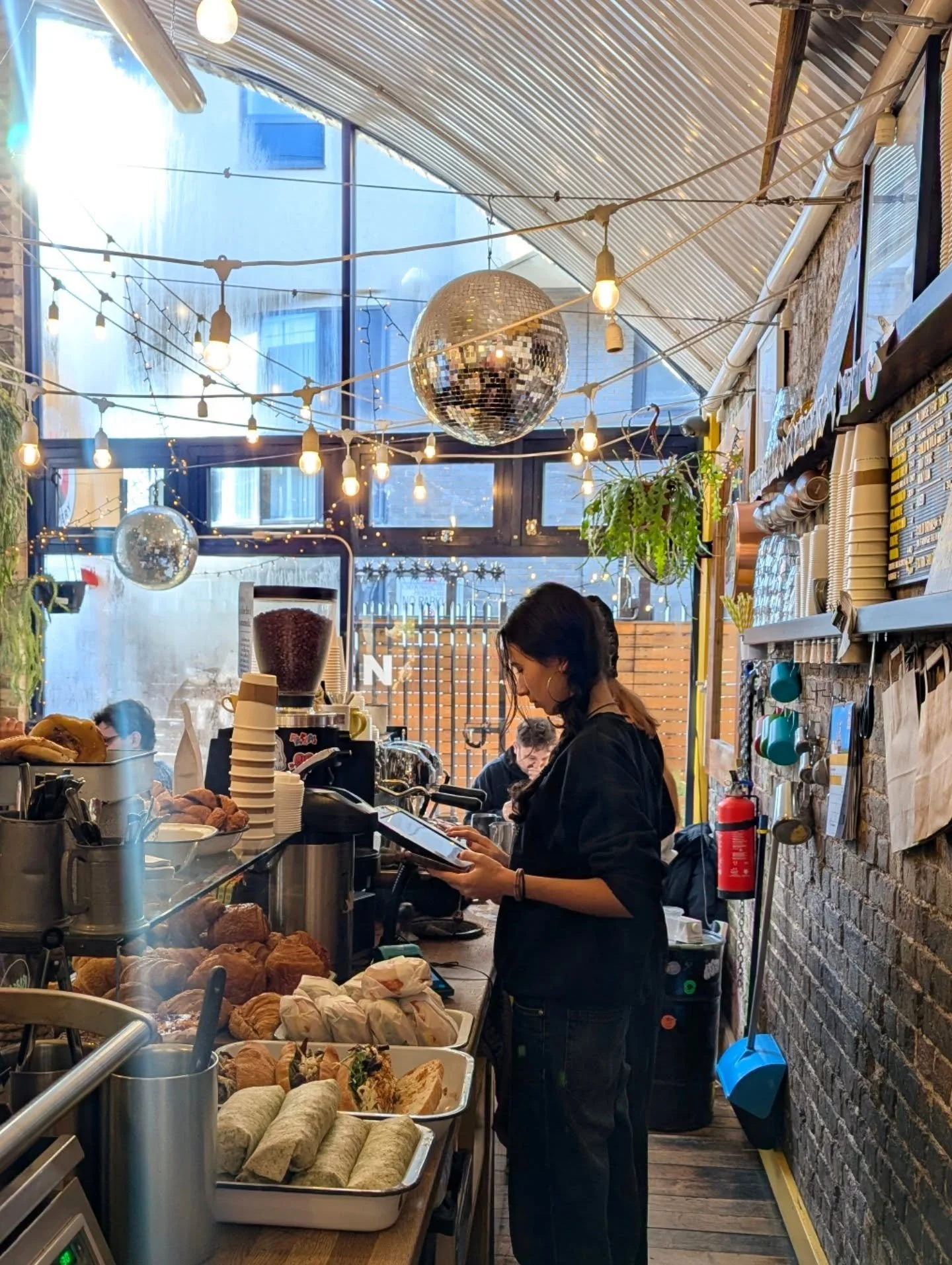 swipe for sunshine 🌞