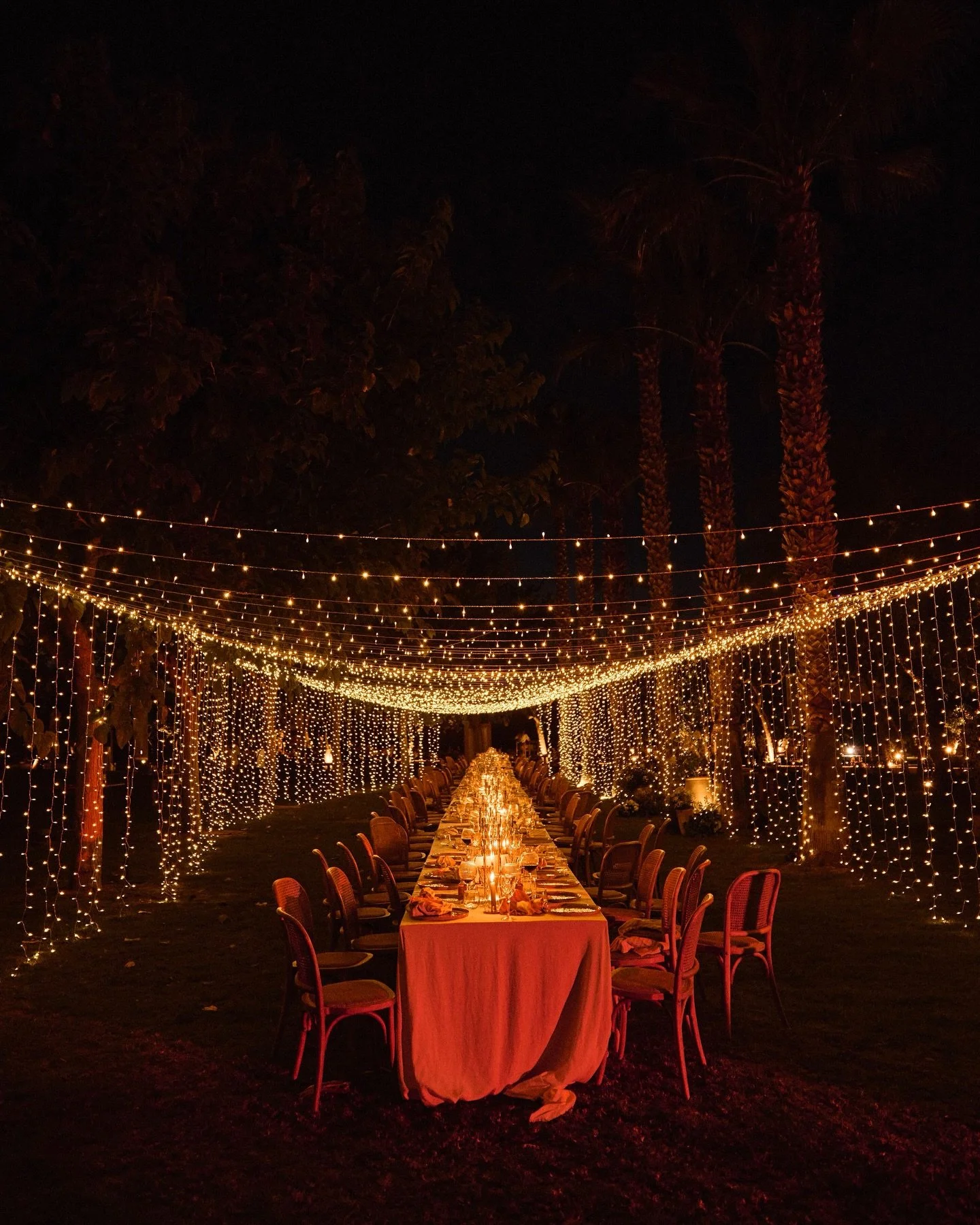 After dinner glow ✨
The art of the atmosphere
@ruthalexanderweddings @velvetcircusibiza 
Flow &amp; Tom &mdash; @xerecaibiza 

@flobective @tombective 

#ibizaweddingphotographer 
#ibizawedding 
#ibizaweddingplanner 
#weddinginspiration 
#mallorcawed