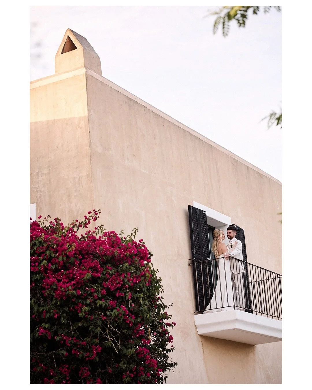 Congratulations Samantha &amp; Chris ✨

@samloulouise 
@chrisrustconstructionltd 
@lovethisibiza 
@mashafilmsibiza 
@contentbyjoni 
@marriedbysunny 
@rimearodaky 
@themewsbridal 
@timetoglow_x 
@theibizachaircompany 
@djdanbooth

#ibizawedding&nbsp;

