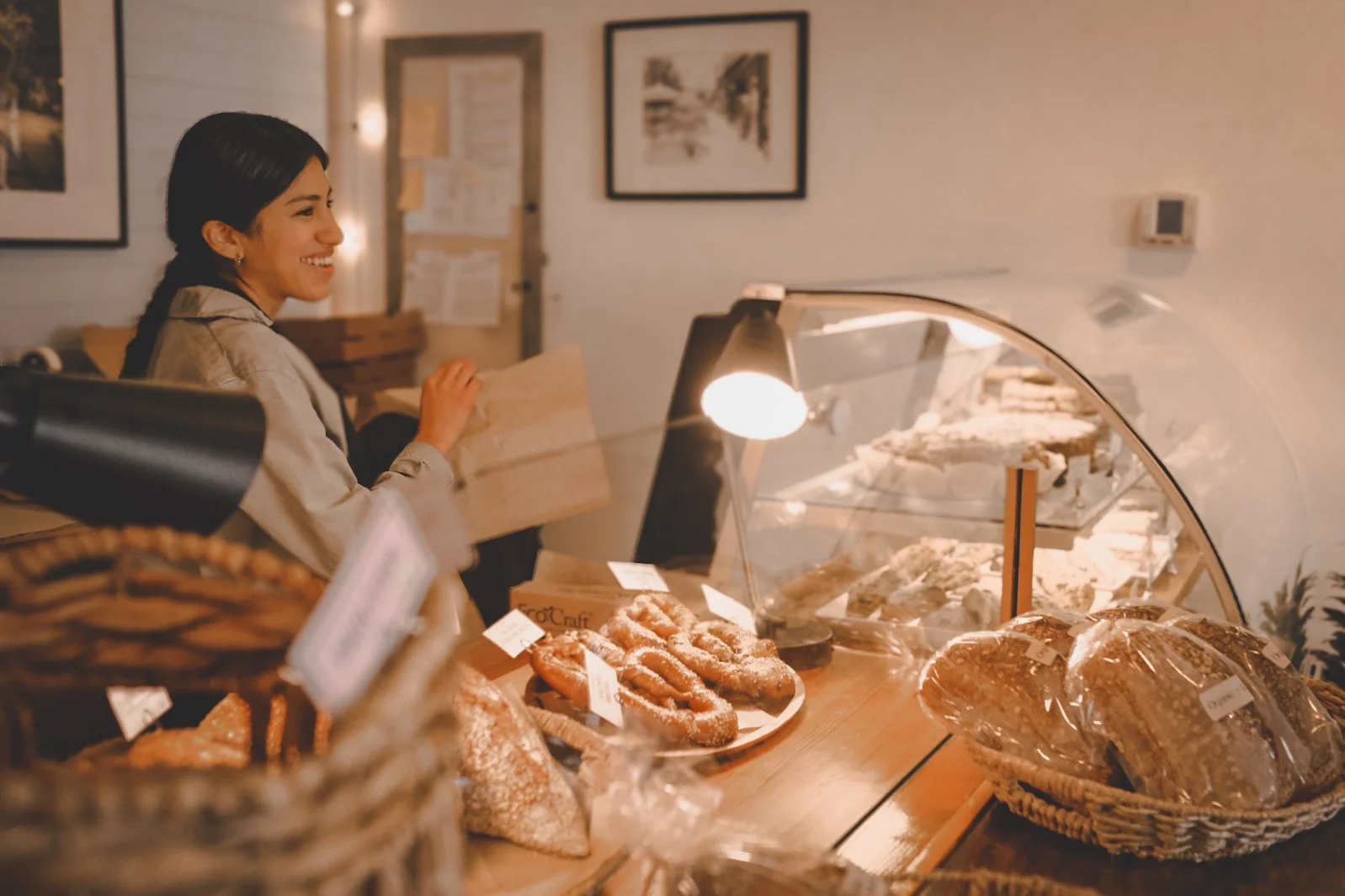 The shelves are stocked, the ovens are hot, and we&rsquo;re rolling into the week with good feelings and better bread.
Need a treat? Coffee? A loaf to show off at dinner?
We&rsquo;ve got you. Open 9&ndash;2 today on 7th Ave.