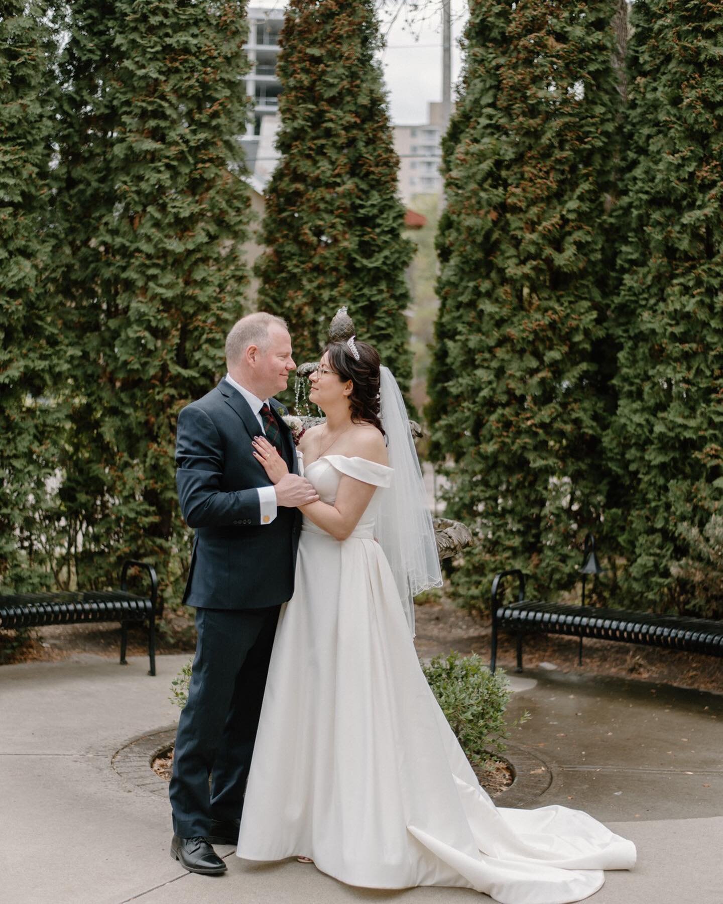 Scottish tartan, sparkling purple nails, deep magenta florals, bagpipes, prayer, sangria, and rich savoury tapas. Renita &amp; James, all of these small details painted a picture of who you are together - congratulations. 
⠀⠀⠀⠀⠀⠀⠀⠀⠀
After every weddi