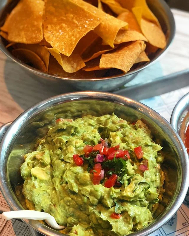 guacamole |🥑| celebrating national avocado day at coyo tacos newest location in west palm beach with @gobrightline | #themiamimenu #tacotrain #gobrightline #nationalavocadoday