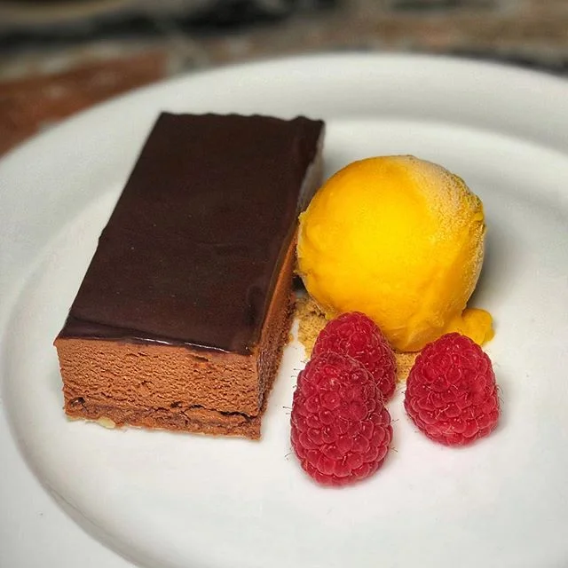 chocolate delizia |🍨| mango sorbet, raspberries | kicking off the first day of miami spice @cecconismiami | #themiamimenu #miamispice2018