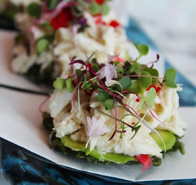california funnel cake |🦀| seaweed funnel cake, avocado, blue crab, tobiko, cucumber | #themiamimenu #bazaarmar #miamispice