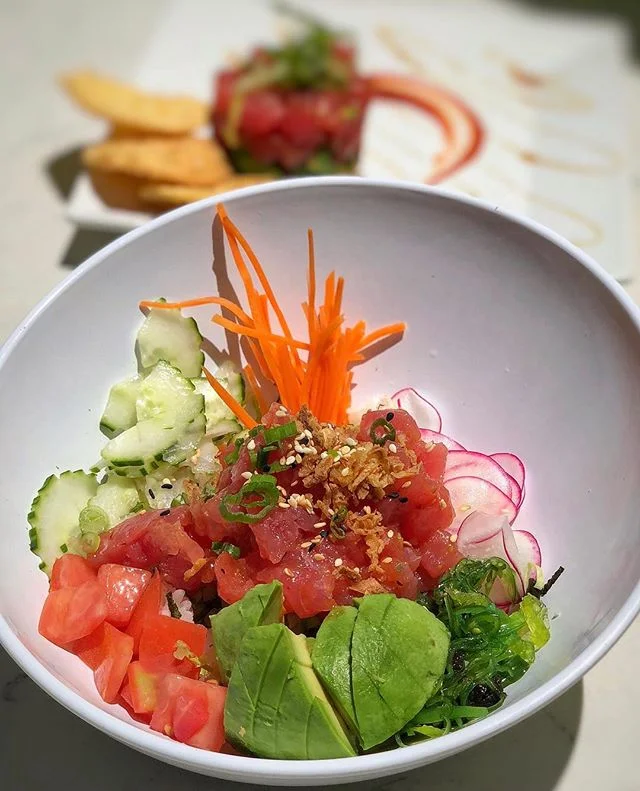 tuna poke bowl |🐟| raw saku tuna, avocado, tomato, wakami salad, cucumber, romaine, red radish, crispy onions, cilantro, carrots, sesame seeds, nori seasoning, sushi rice, special sauce | #themiamimenu #sawarestaurant #miamispice