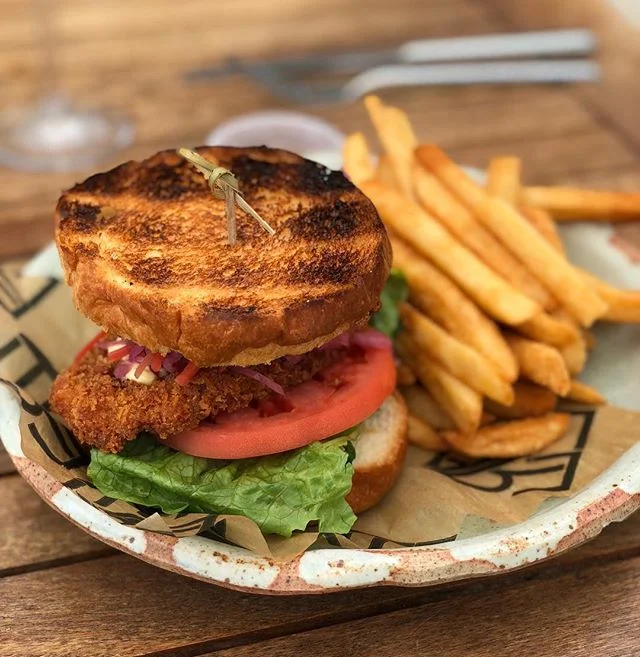 crispy chicken sandwich |🍗| crispy chicken, slaw, tomato, japanese mayo, french fries | #themiamimenu #etarurestaurant