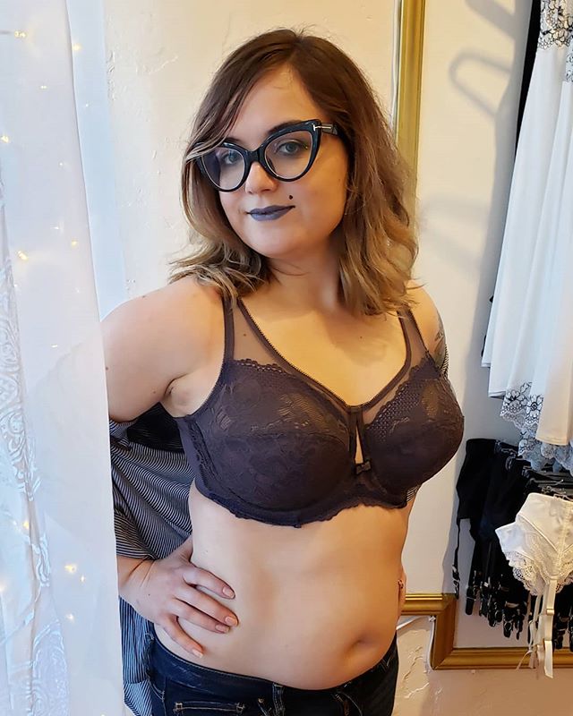 This just in! The Arla from @lovepanache in Kitten Grey. We just opened the box of these and we're all just thrilled with the color and fit. Size range is 30-38 band, D-G cup and there are gorgeous matching panties in a Brazillian cut 😍 Thank you to