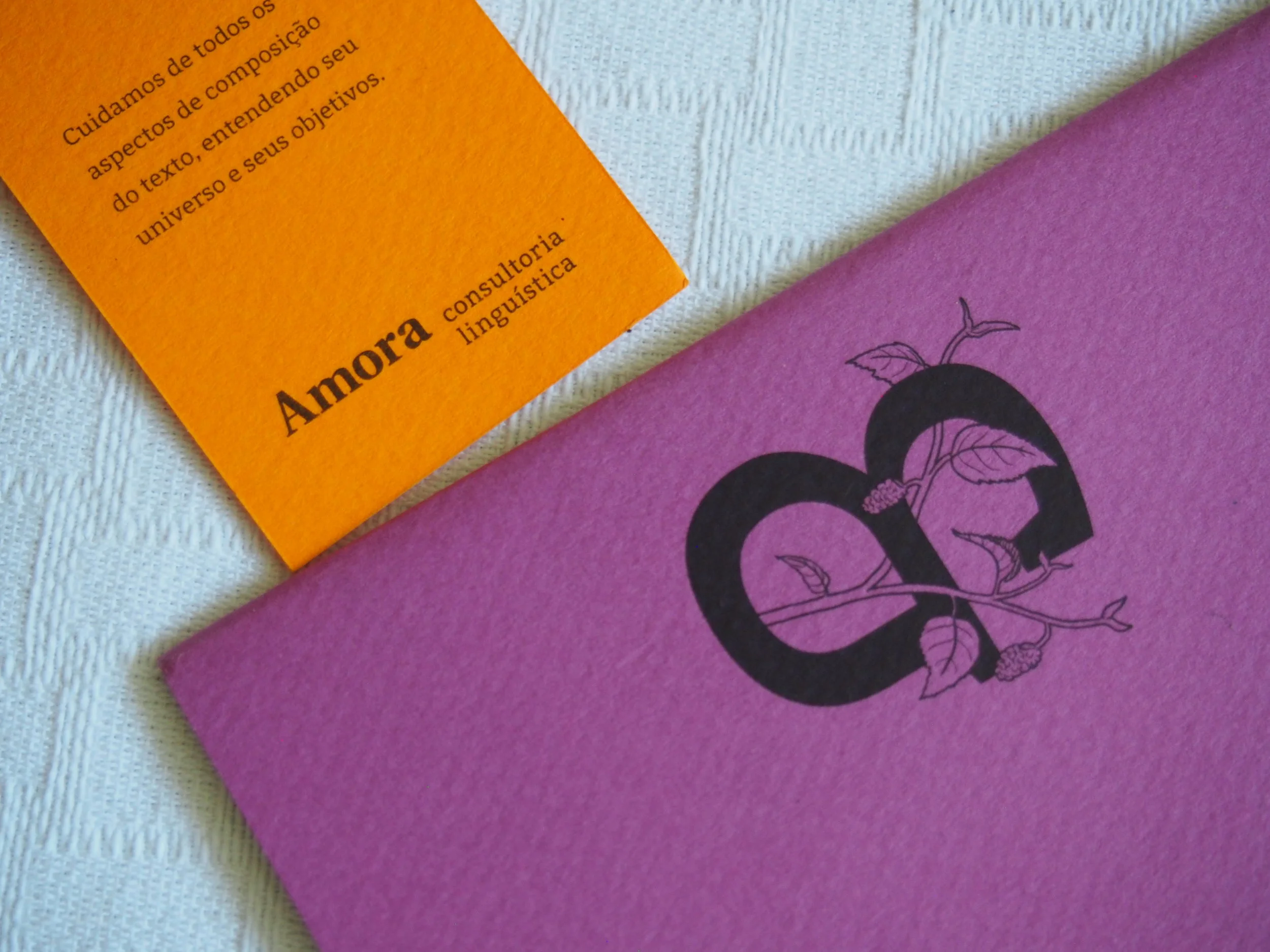 Caderno, livro, comunicação, conversa, amora consultoria linguística