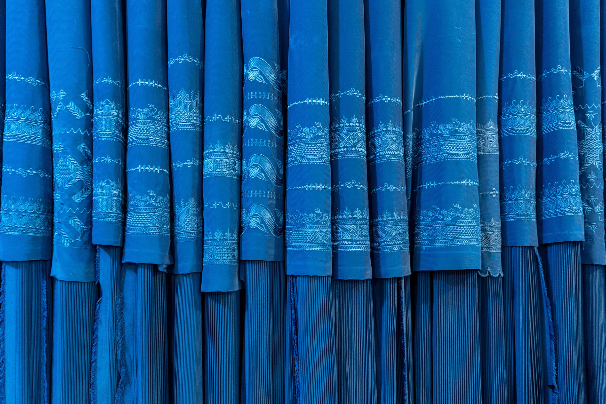 burqa-burka-selection-patterns-cloth-afghanistan.jpg