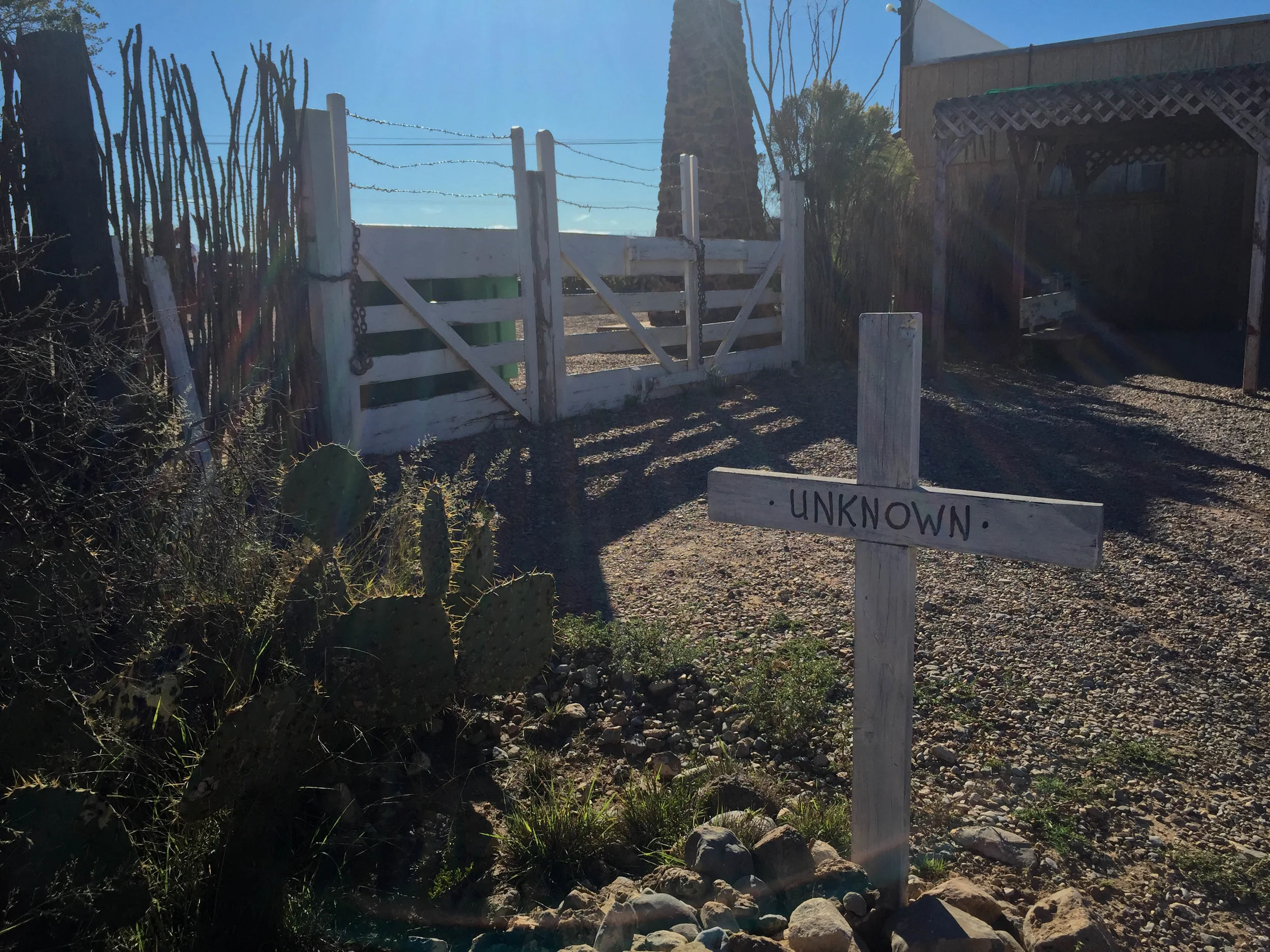  An unknown tomb at Boot Hill Cemetery in Tombstone, Arizona.&nbsp; 
