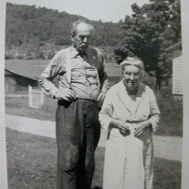 Grandad died last night about midnight. 