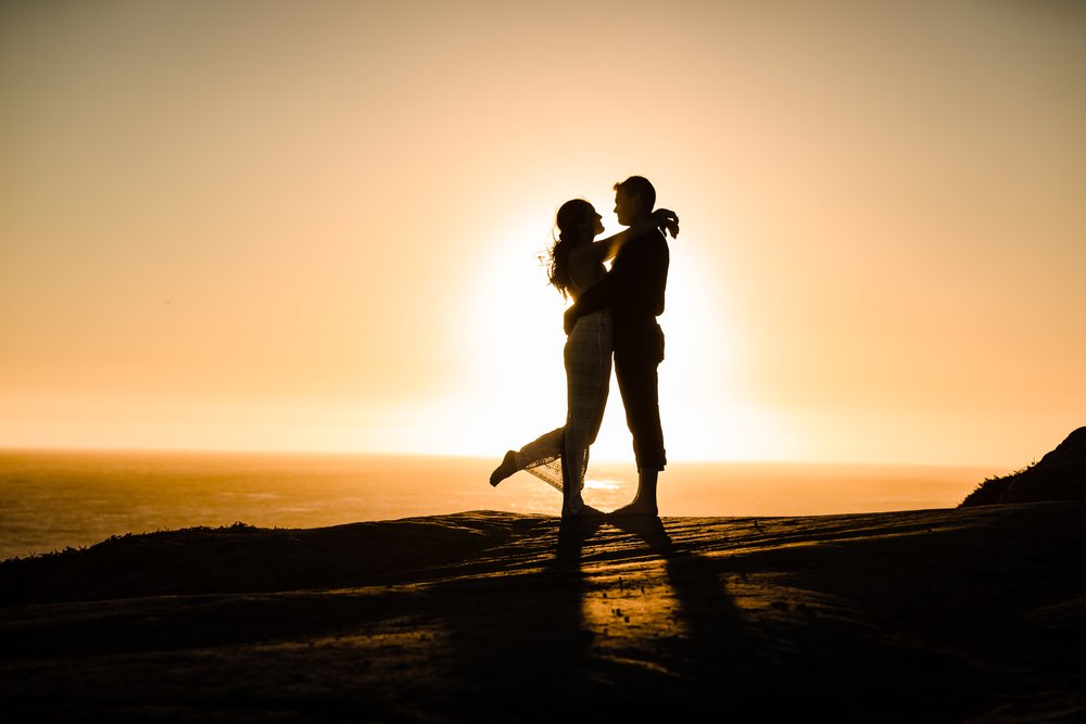 Leo-carillo-Sunset-Engagement.jpg