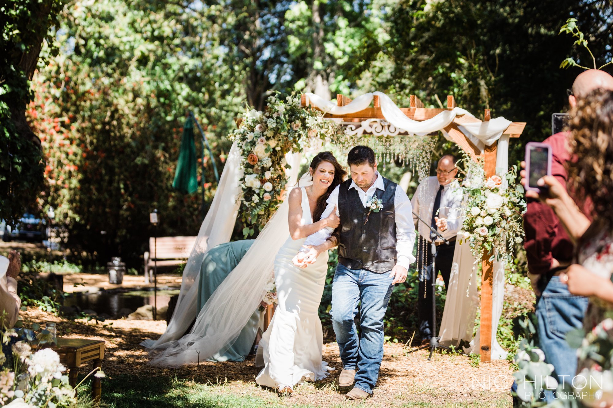 Backyard-Wedding-Photography-Sebastopol-California-32.jpg