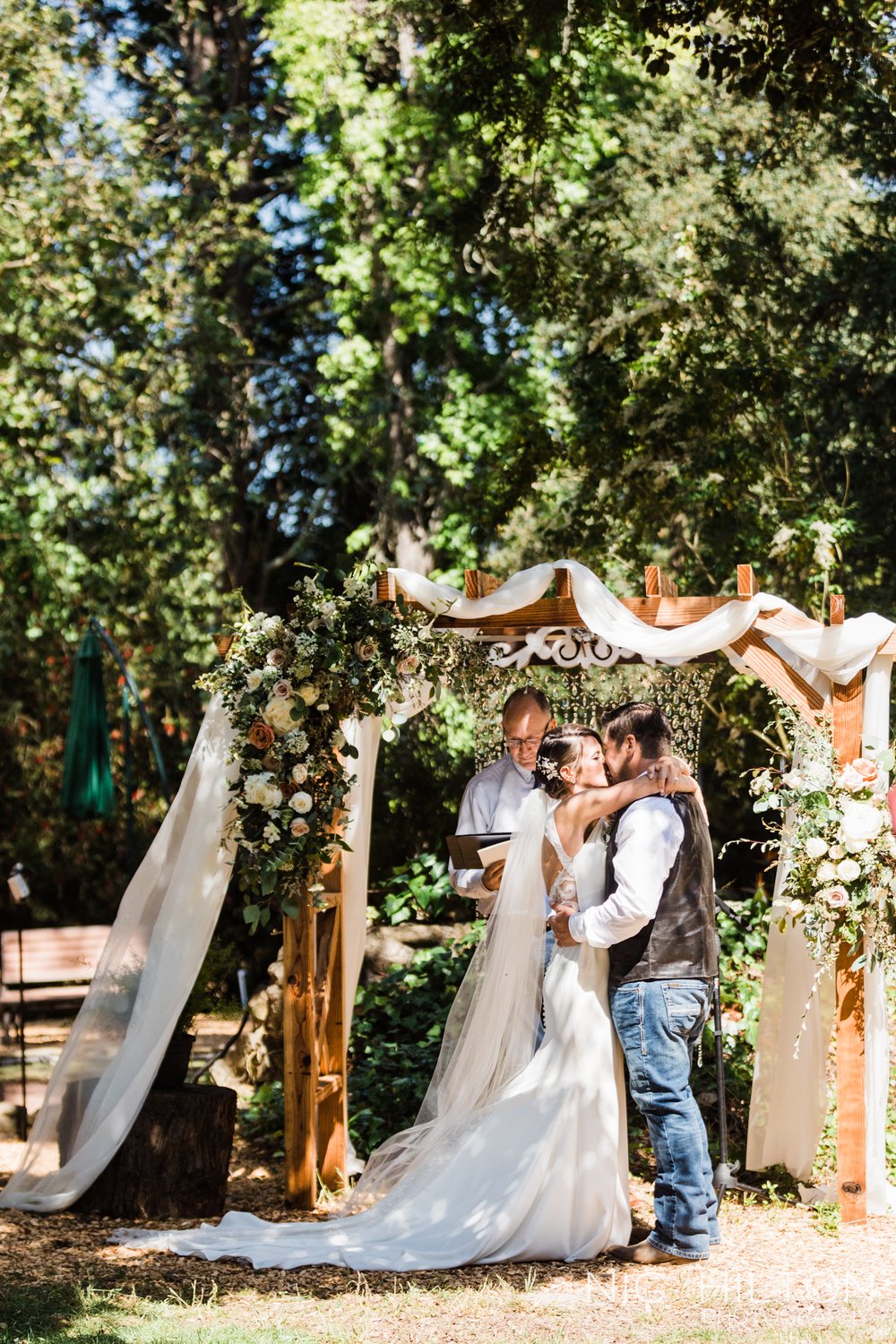 Backyard-Wedding-Photography-Sebastopol-California-31.jpg