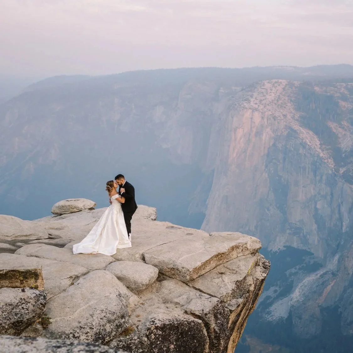 Best Lenses for Wedding Photography in 2026