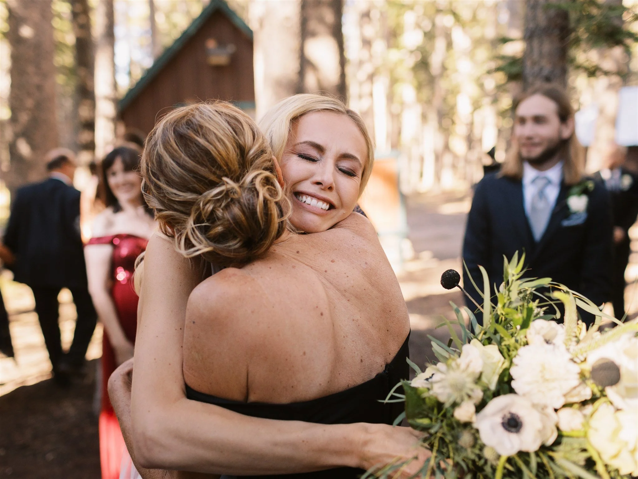 mammoth-lakes-bride-hugging-mom.jpg