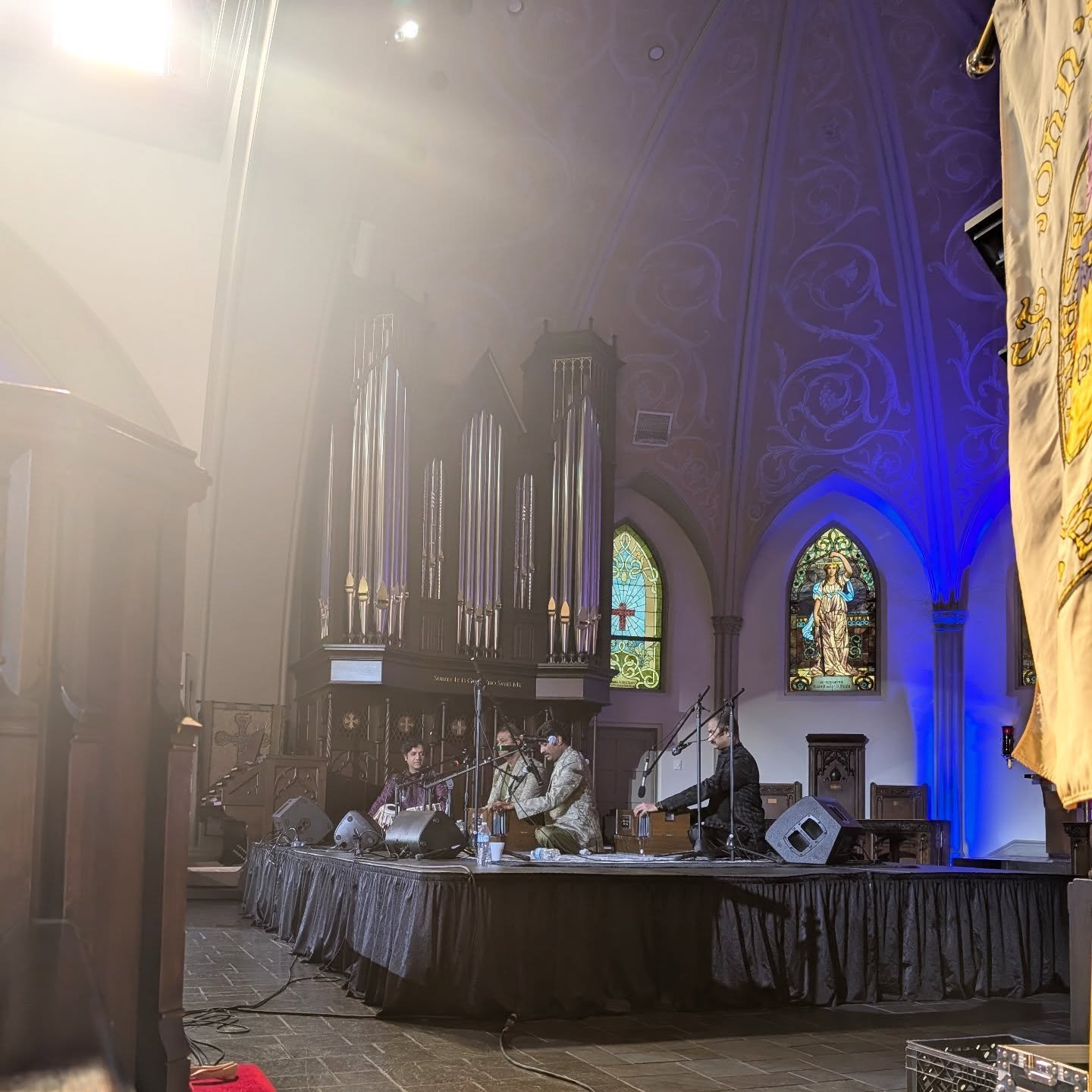 Huge congratulations to @bkbeats @peopleofrhythm @ragamalafestival 👏✨

The Ragamala Stage at Big Ears was a major achievement, the stage was beautiful, the artists were world class and the place was packed with a line out the door! 
We met one Knoxv