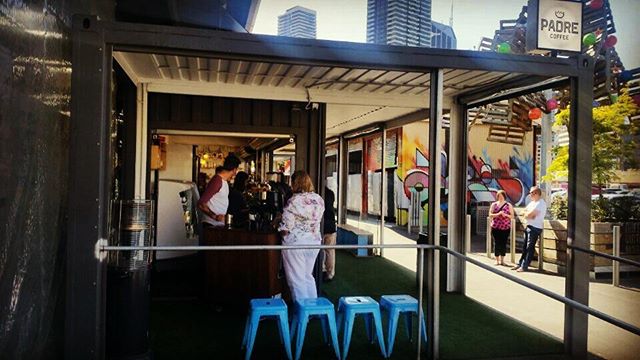 En Melbourne, en el Victoria Market encontraran un peque&ntilde;o cafe que se llama &quot;padre&quot; coffee lovers encontraran que Australia tiene una cultura cafetera espectacular!!! #liveinaustralia #melbourne #migratetoaustralia #australia #Fortu