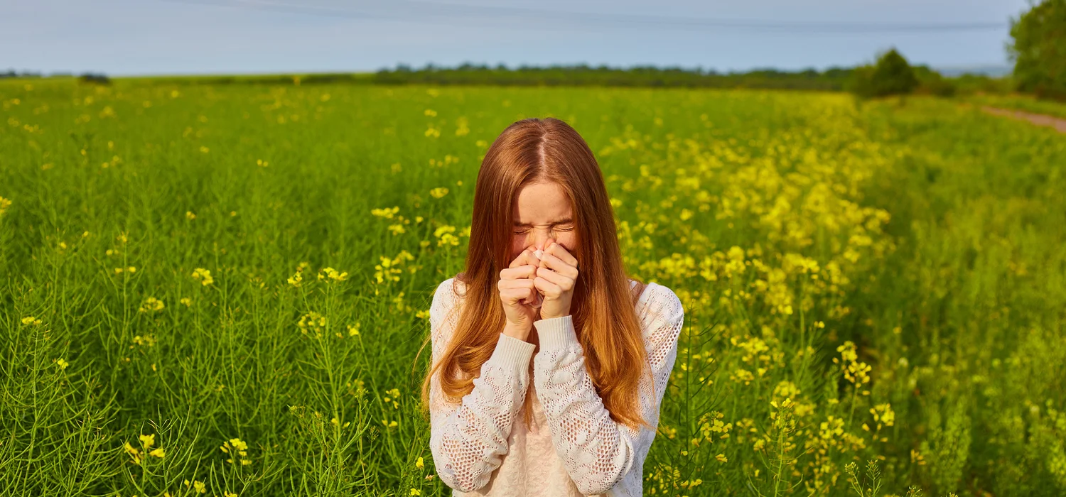 Pollen-Allergy-Girl-Sneezing.jpg