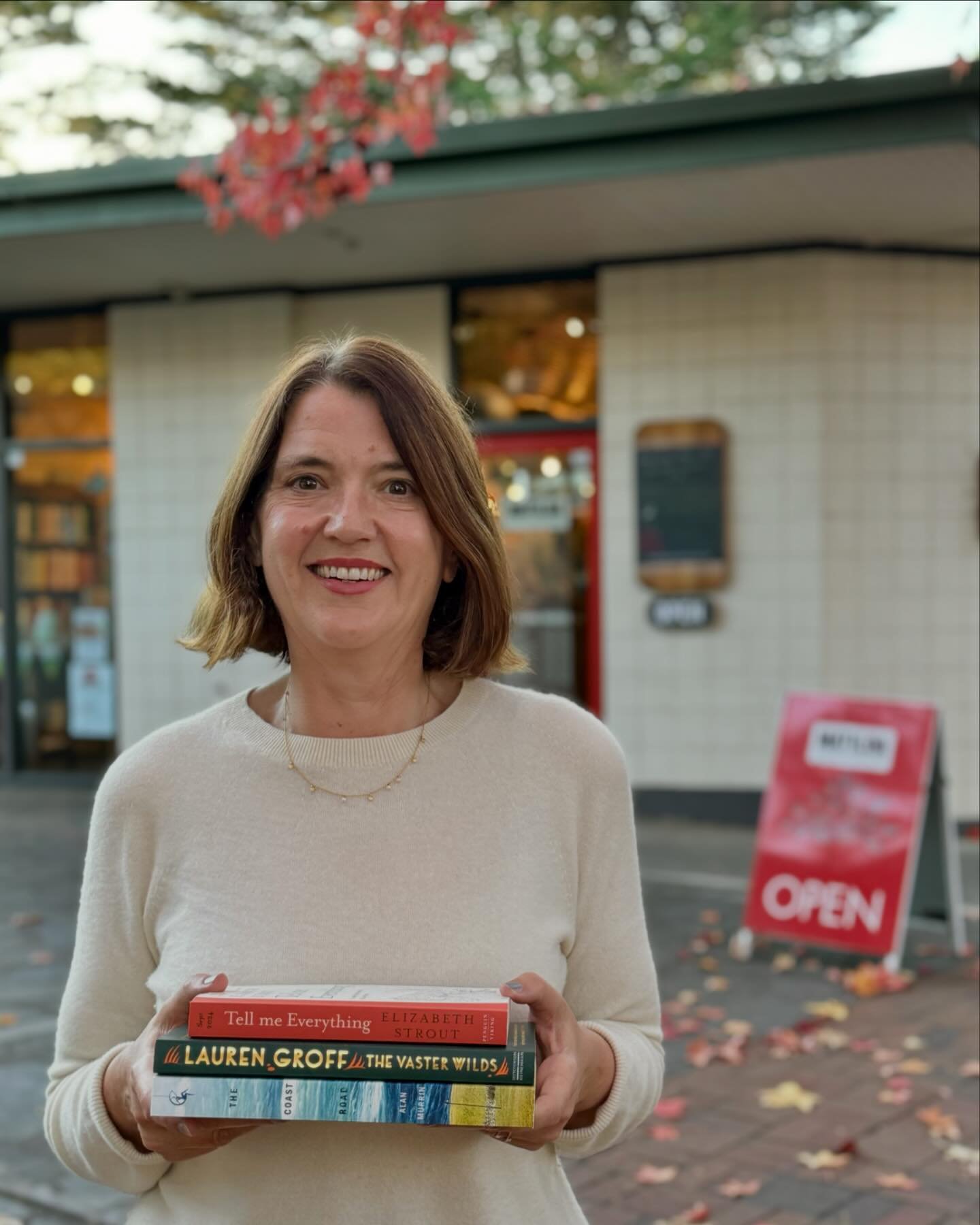 📚 A WEEK OF READING 📚

As booksellers, over the course of a week, each of us picks up and puts down a range of books. Some stick, and end up coming home with us. This is what Jo, co-owner of Matilda Bookshop, is reading this week: 

📕 Tell Me Ever