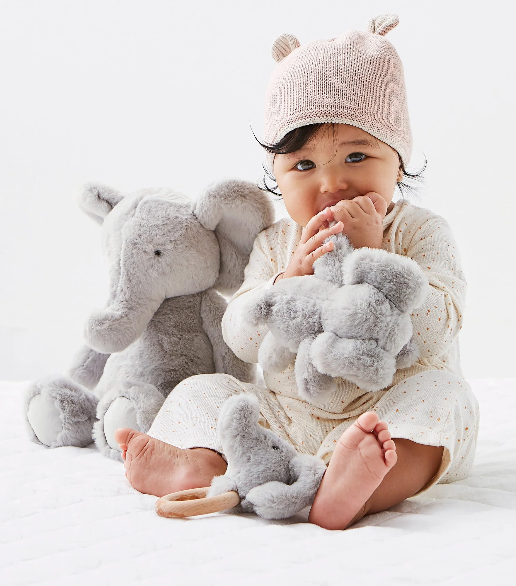 SG21sp07_ElephantPlush_Model_V3_1881_crop.jpg
