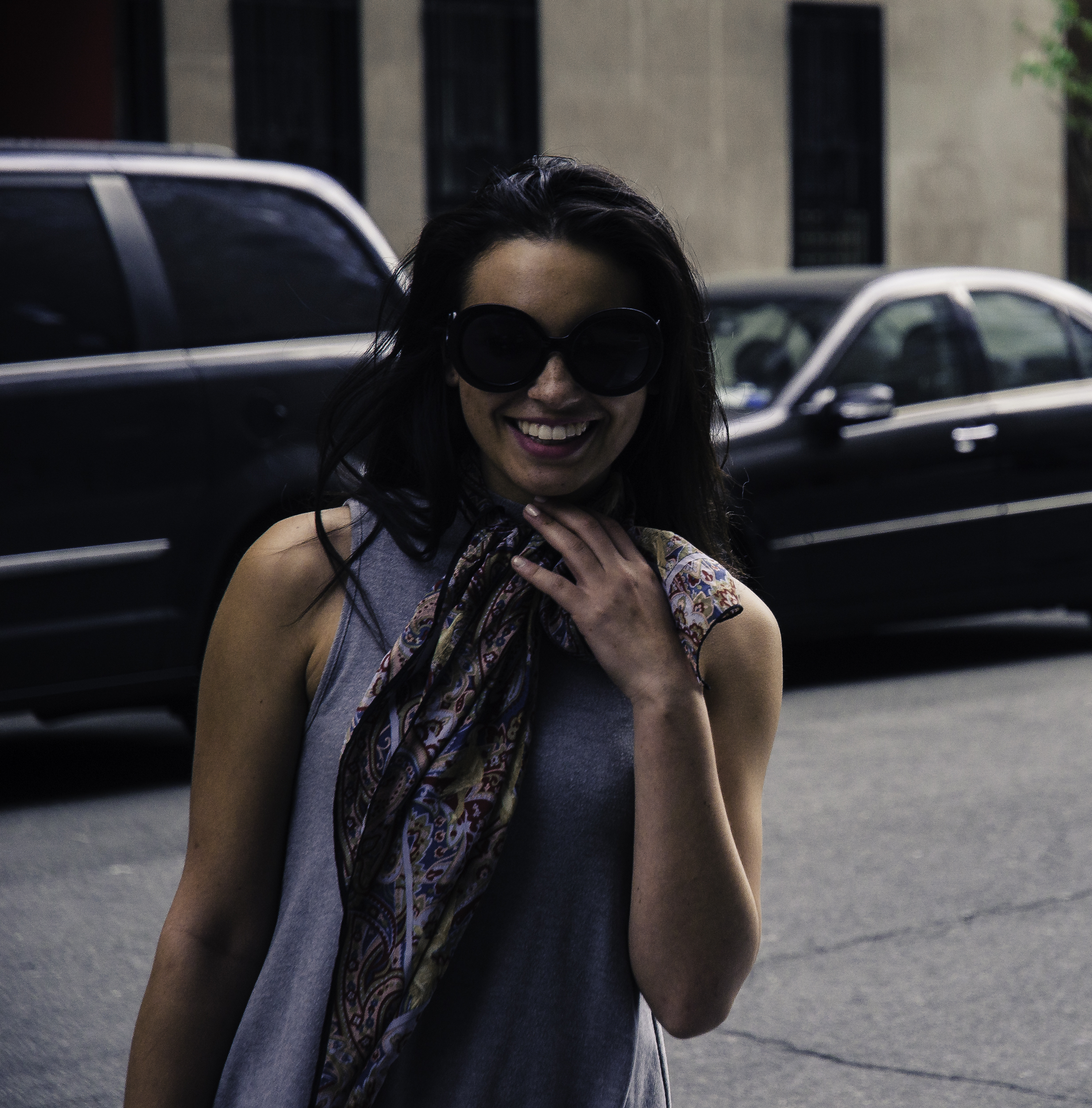Dressed for her film-industry ambitions, she looks like a famous 60s actress by wearing Prada sunglasses and a vintage scarf borrowed from her mother’s wardrobe.