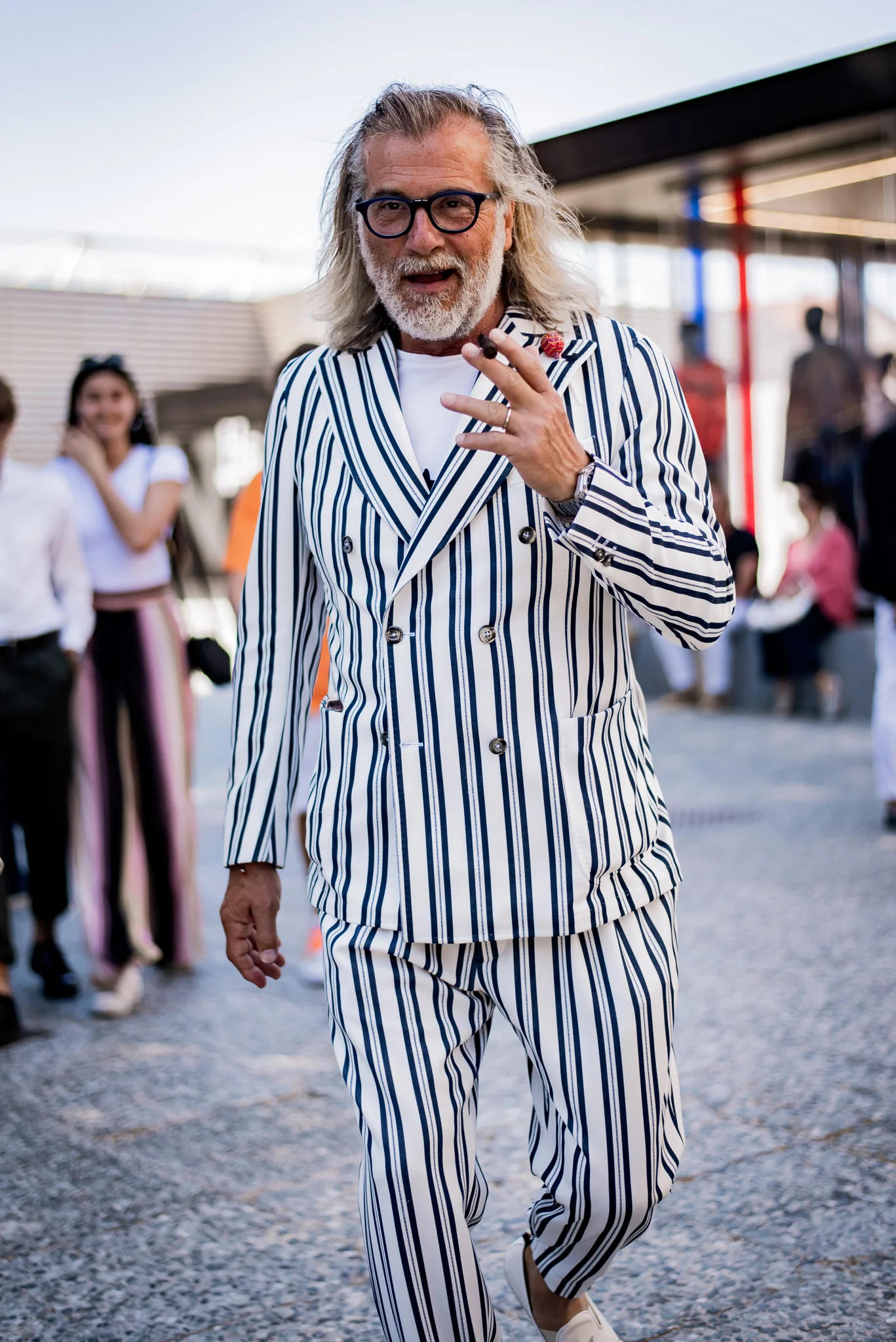 We no longer wear a Boating Suit to play sports and lounge about during the summer holidays, but this guy is making a strong case for us to observe this old tradition