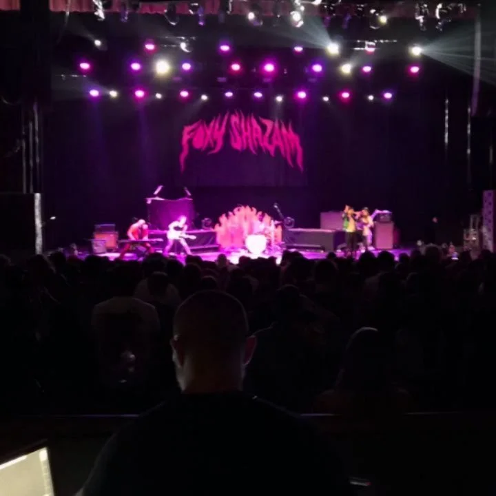 Great  hangs with @foxyshazam at @hobsandiego and @thewiltern this week as their 6 week tour around the US gets going with @hailthesun and @makariband.

If these guys are coming through your town, grab your tixs.. You can hit that link in bio to chec