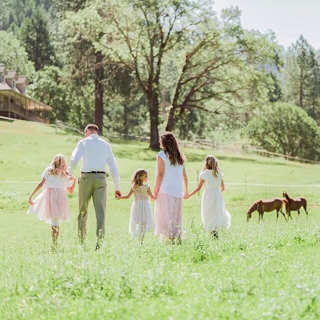 This precious family visited our ranch summer 2019. Laurie (mom) herself is a photographer and we have become very good friends over the past few years from an online photography group we both belong to.  Although they were a bit nervous about the ho