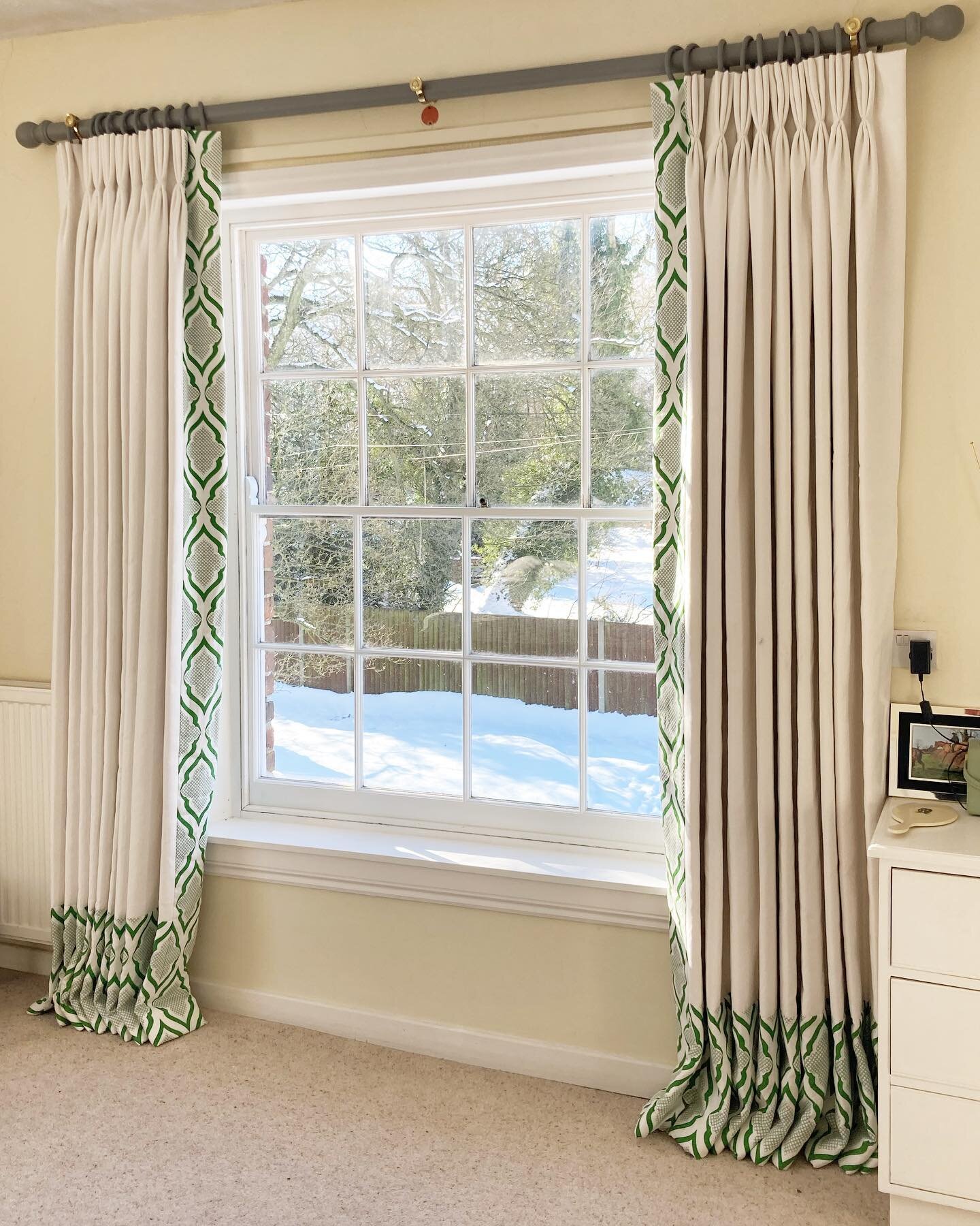 🤍🤍🤍 these two pairs of curtains in this bedroom matching the snow outside last week! The main fabric is the beautiful off white by @alhambra_fabrics and the trim is my favourite @christopherfarrcloth 💚💚💚 poles also sourced by me #hvjinteriors #