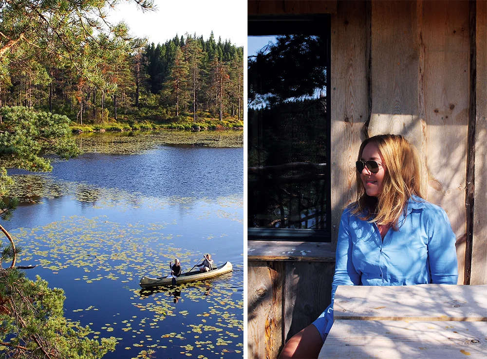 JULI: Her sitter jeg på hyttas veranda og ser utover tjernet, hvor ungdommene var ute og moret seg i kanoen. Foto: Tenk Koffert