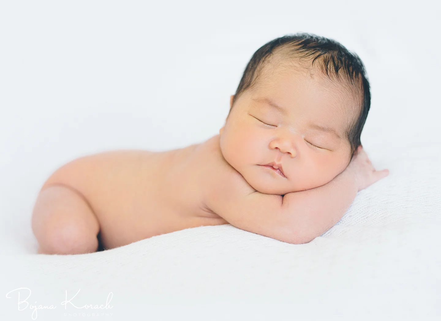 10 of My Favorite Images From a Newborn Session with Delilah Joy