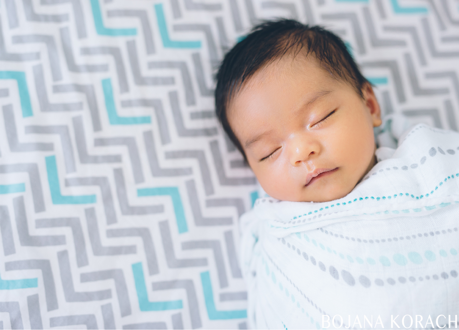 liestyle-newborn-photography-crib