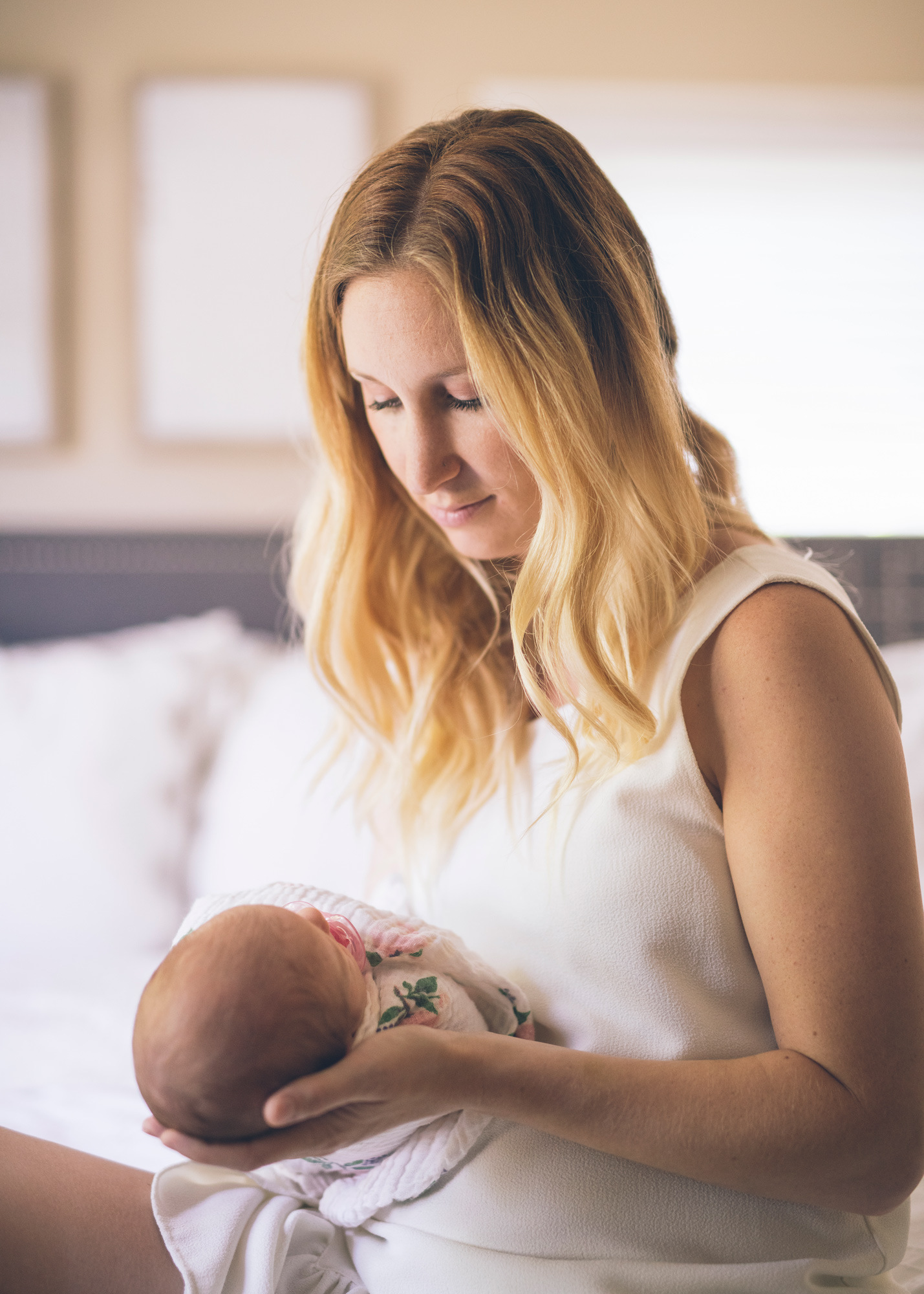 quiet-moment-between-mother-and-her-baby-girl.jpg