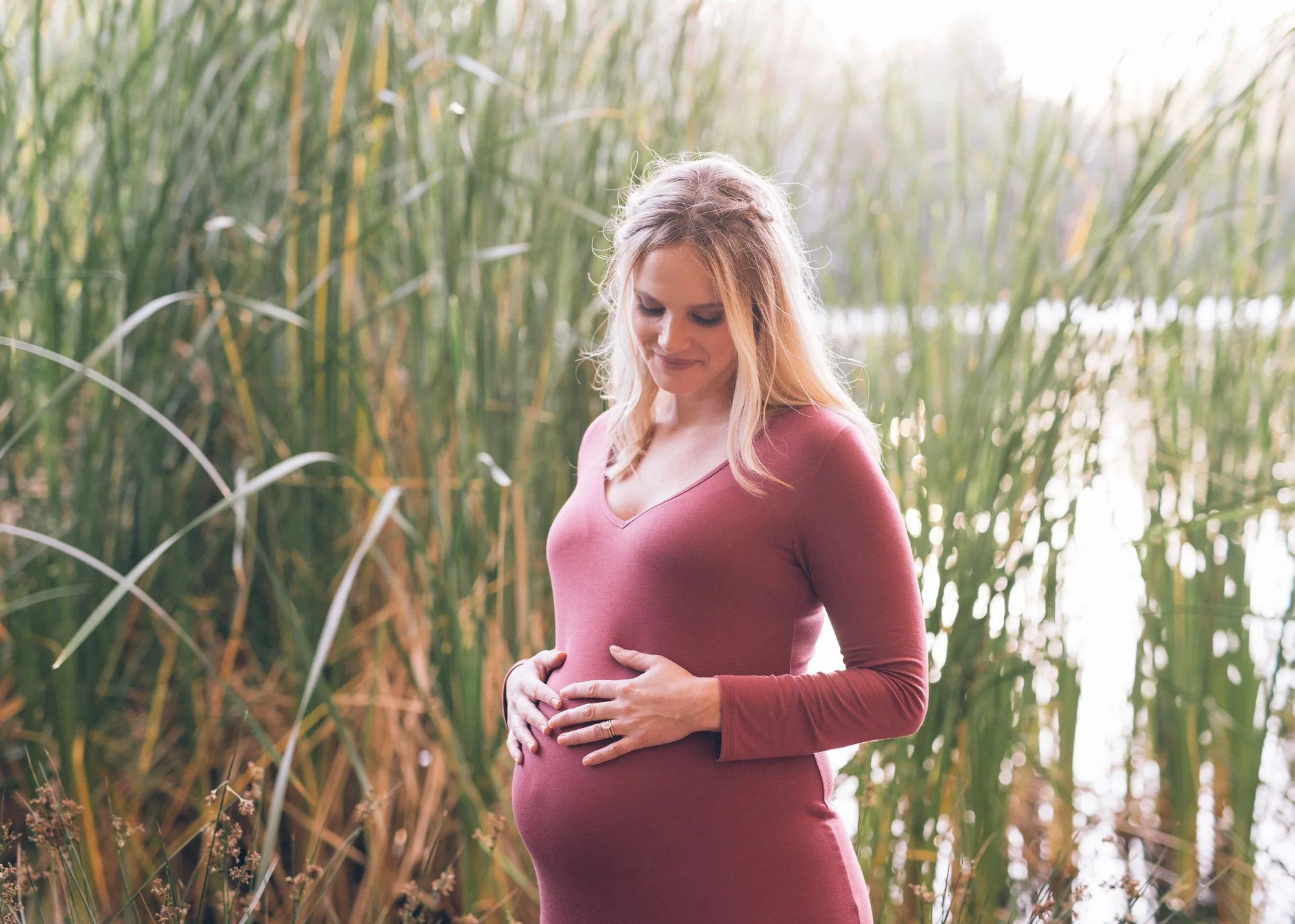 glowing-maternity-image-from-lake-anza.jpg