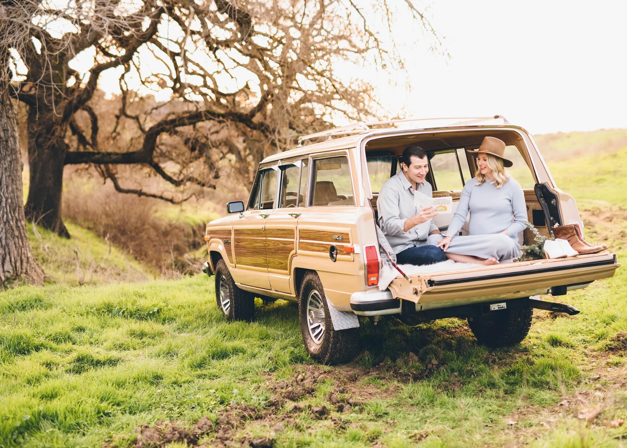 maternity-session-with-jeep-wagoneer-in-bay-area.jpg