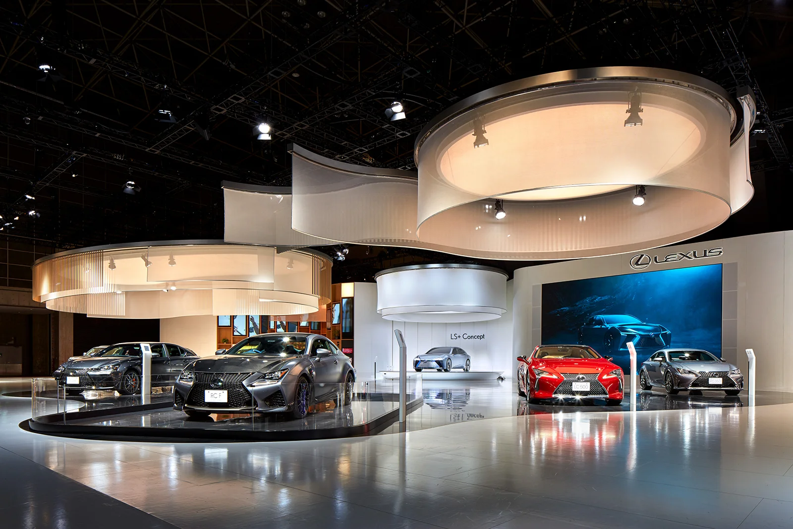 lexus05.jpg