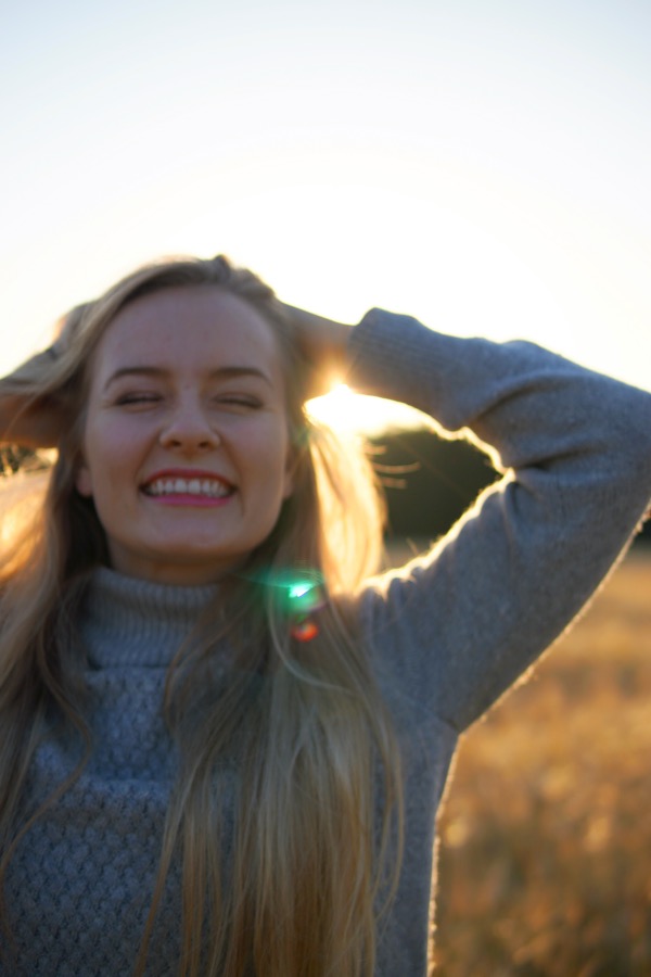 Som tur är jag hur charmig som helst när jag väl vill. Foto: Ebba Åström