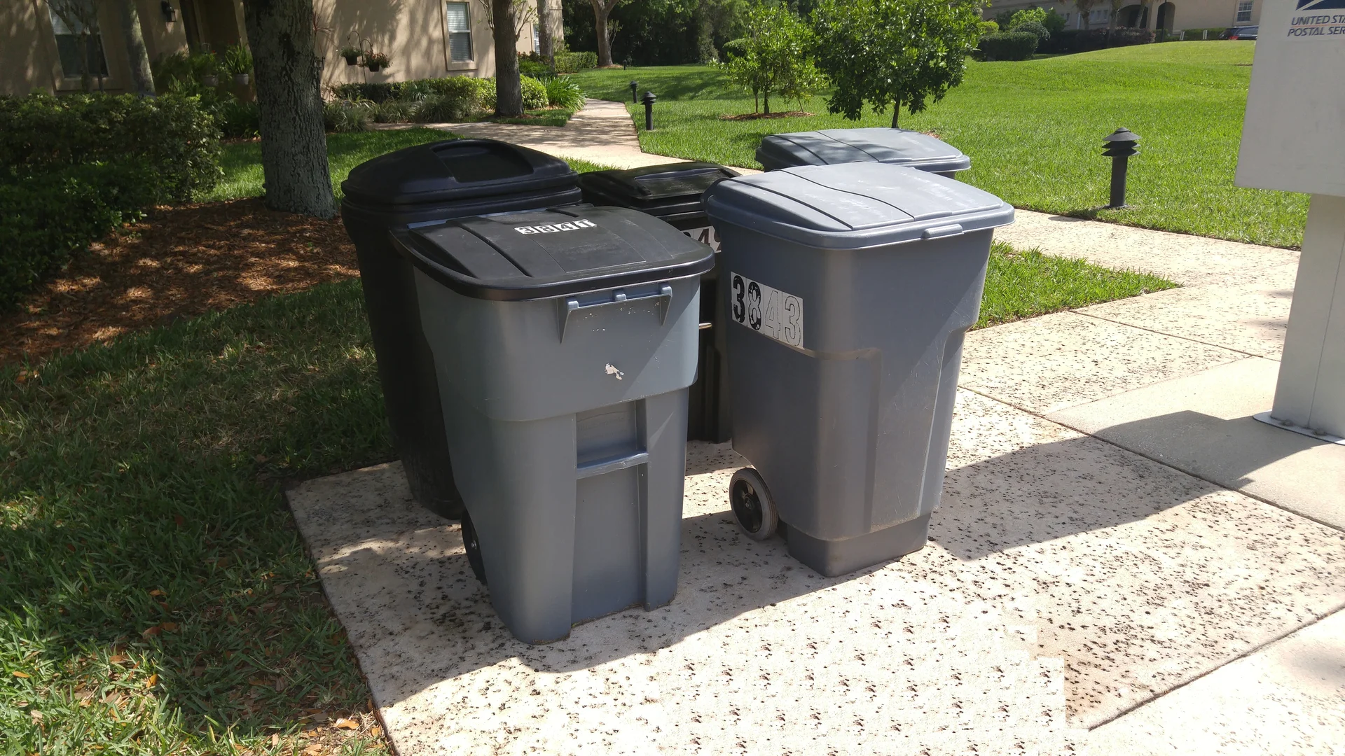 garbage cans - candelero court.jpg