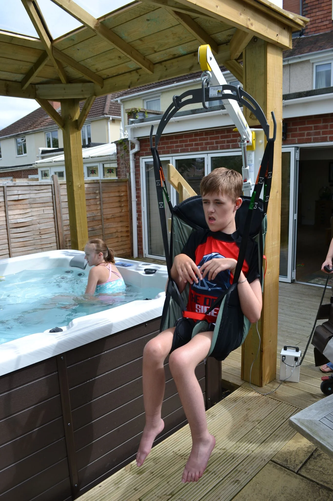 Wall or Post Mounted Hoist for Hot Tubs