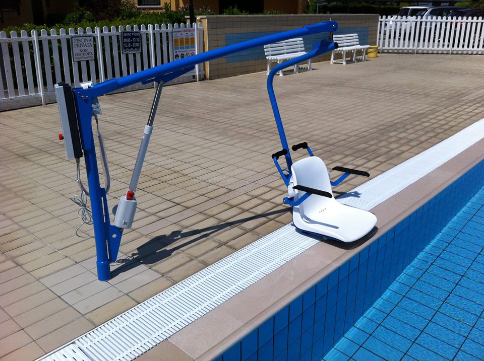 dolphin-mobility-F145 -pool-hoist-in-ground-socket.jpg