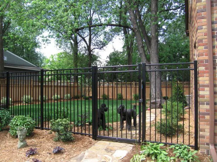 wrought iron fence Los Angeles Fence Builders.jpg