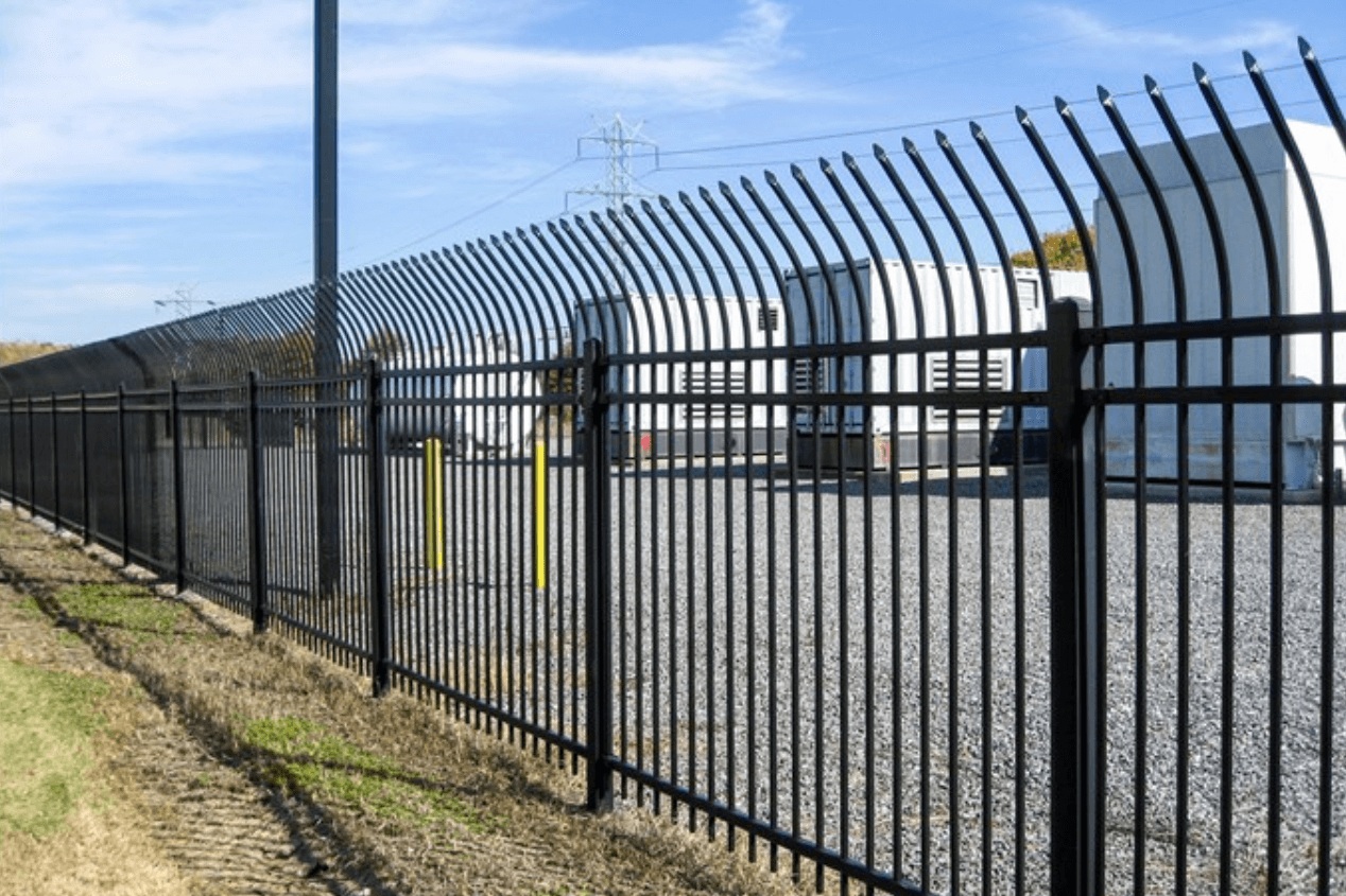 Spiked+Security+Fence+-+Los+Angeles+Fence+Builders.jpg