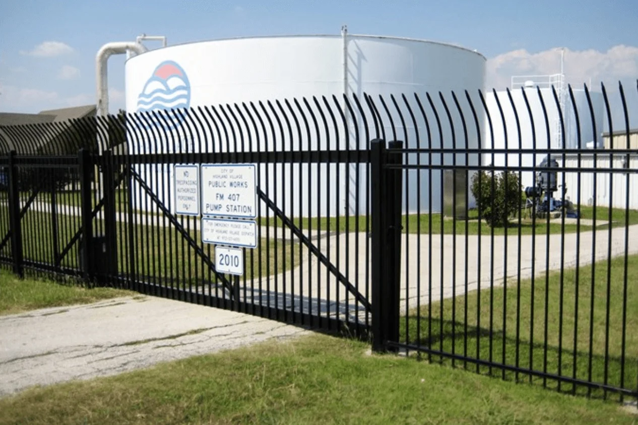 Industrial+Gate+Installation+Los+Angeles+Fence+Builders.jpg