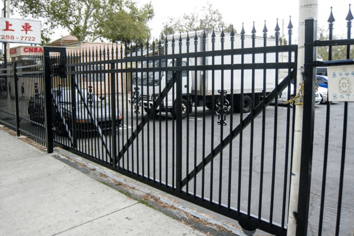 Commercial+Security+Gate+Los+Angeles+Fence+Builders.jpg