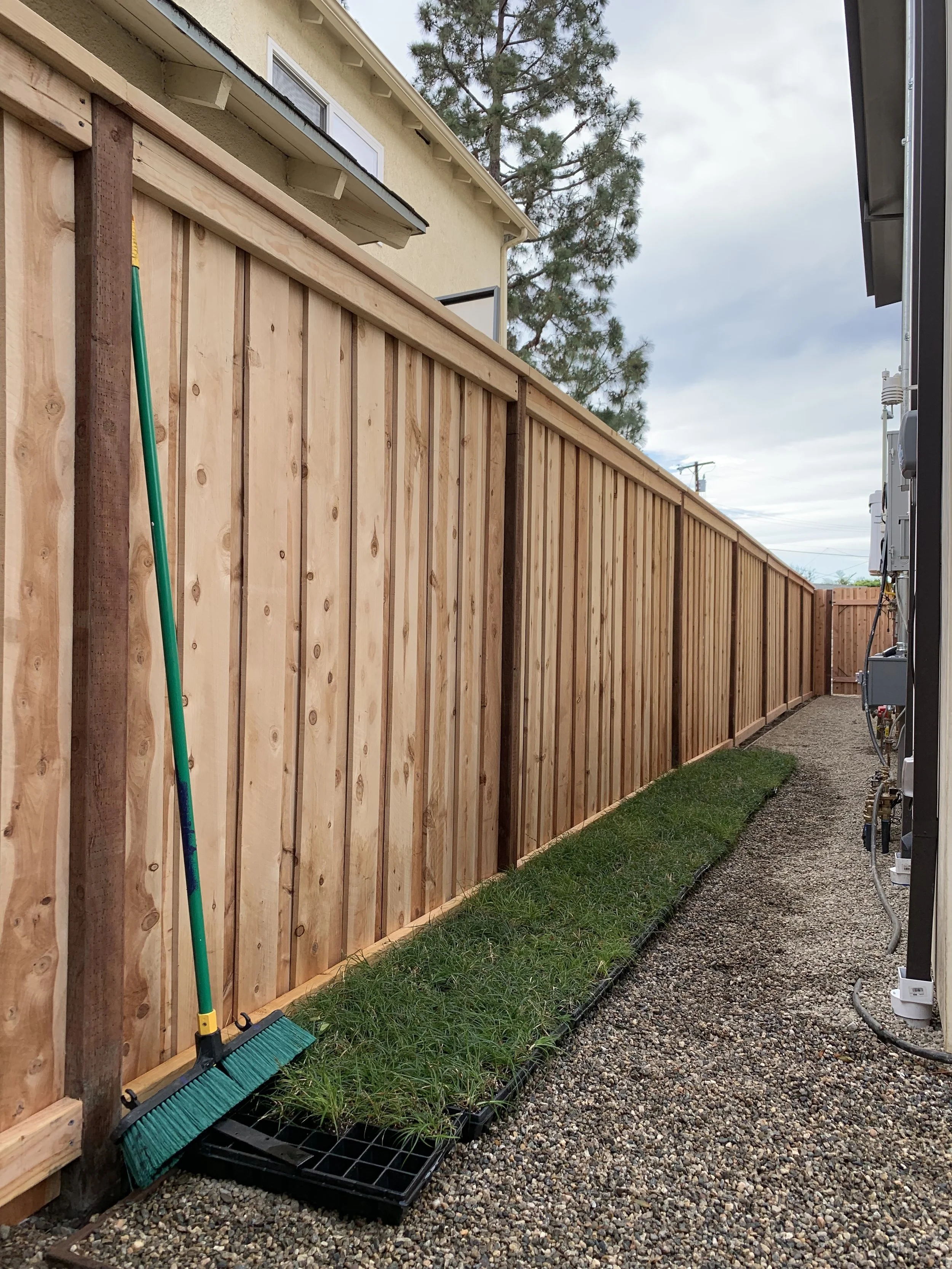 Los Angeles Fence Builders.jpeg