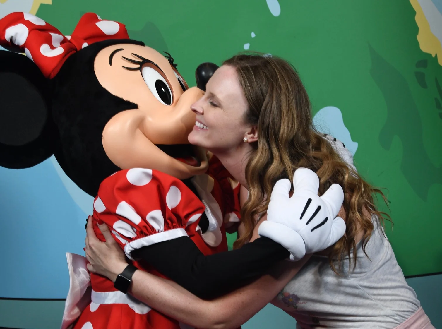 TravelAgentwithMinnie.jpg