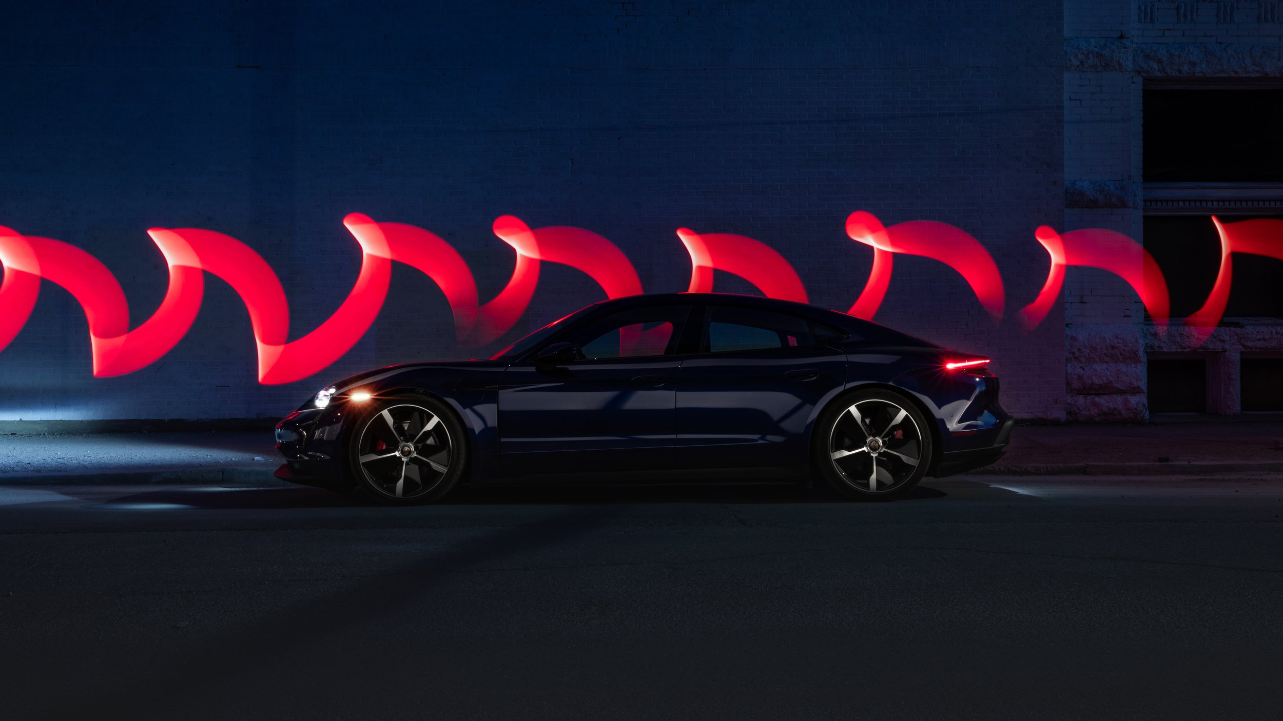 Taycan 4S (Light Painting)-3.jpg