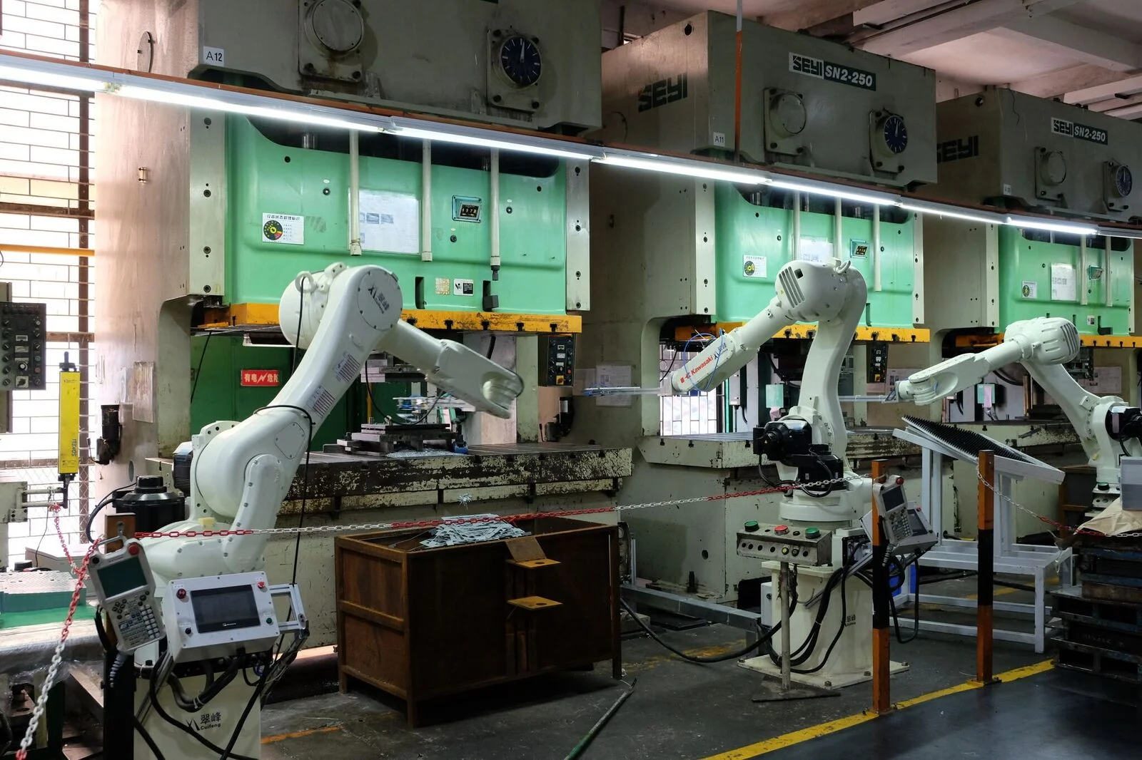  Robotic Arms Assembly 